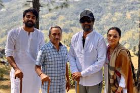 In the year 2010, dhanush along with his wife aishwarya set up their own production house 'wunderbar films'. Superstar Rajinikanth And Dhanush S Family Pictures Photos Suryan Fm