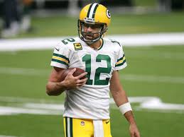 Green bay packers quarterback aaron rodgers and washington redskins quarterback alex smith had previously invested in helmet technology company vicis, but earlier this week it was announced that both would be adding more to the recent series b investment round. Aaron Rodgers Admits To Faking Helmet Issues To Call His Own Plays Thescore Com