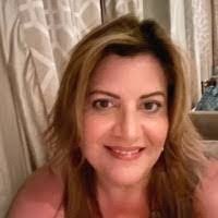 Shelley Branton's Instagram, Twitter & Facebook