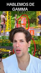 Gio es exmilitar, esa gente es experta en nudos.