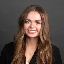 I'm thrilled to share that I'll be joining Senator Mike Lee's Washington,  D.C. office this summer as a Senate intern! I'm excited for the opportunity  to learn from an incredible team, contribute