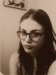 Pin By Amber On Frances Cobain Frances Bean Cobain Face Girls With Glasses
