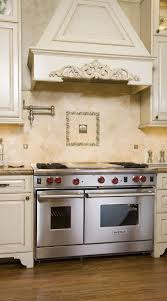 Mix with darker brown glass and ivory insets to create dramatic focal appeal for designer kitchens. 29 Ivory Travertine Backsplash Tile Ideas Natural Design Style Kitchen Backsplash Trends Travertine Backsplash Beige Backsplash