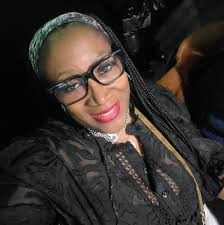 Searching for black and tan espadrille shoes size 10