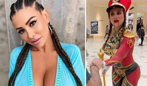 Model kicked out of shopping centre over naked costume - Yahoo Lifestyle  Australia