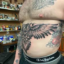 What makes it a great place for unique tattoos is the fact it offers the artist a lot of freedom thanks to the big flat surface. Belly Abdomen Tattoo Designs For Men Tattoomenu