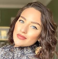 Carmen Coy's Instagram, Twitter & Facebook