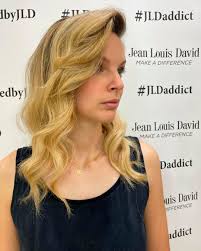 Dettagli intrecciati, texture definite, luce che accende ogni movimento ✨  Una treccia sofisticata valorizzata dai prodotti della gamma Expert Jean  Louis David: trattamento, styling e brillantezza in un solo gesto. Scopri il