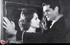 هي الممثلة الأشهر في السينما العربية، وهي مصرية الجنسية، و الملقبة بسيدة الشاشة العربية، وقد حصلت على عدد كبير من الجوائز، ولها عدد كبير من الأفلام التي تعتبر علامة بارزة في تاريخ السينما، مثل فيلم صراع في الوادي وفيلم نهر الحب، وتزوجت. Ù‚Ø¨Ù„Ø© Ù…ÙØ§Ø¬Ø¦Ø© ØªØ³Ø¨Ø¨Øª ÙÙŠ Ø²ÙˆØ§Ø¬ Ø¹Ù…Ø± Ø§Ù„Ø´Ø±ÙŠÙ ÙˆÙØ§ØªÙ† Ø­Ù…Ø§Ù…Ø© Ø®Ø¨Ø± ÙÙŠ Ø§Ù„ÙÙ†