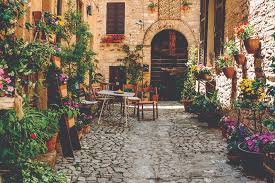 Its cuisine and wines rival those of its neighbors, tuscany and lazio (though the umbrians will contend that it's even better!). Rci