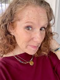 lipstick, claw clip, furry sandals, big purse, iced coffee, daisies,  layered jewelry for me. ✨💗💍👜🌼🌷