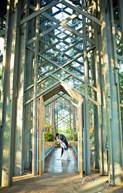 Wedding At The Glass Chapel In Eureka Springs Arkansas Doors Open Wedding Event Venues Glass Chapel Thorncrown Chapel