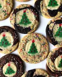 Enriched flour bleached (wheat flour, niacin, iron, thiamin mononitrate, riboflavin, folic acid), sugar, palm oil, water, canola oil. Pillsbury Christmas Cookie Hack