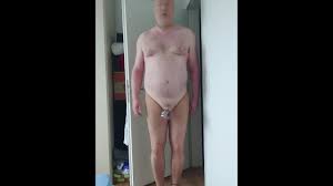 Ik ben Carmen Nylonjunge met een kousenmasker