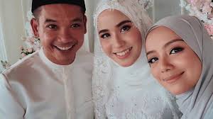 Nazrief nazri, bella daly, sasqia. Dengan Sekali Lafaz Bella Dally Selamat Bernikah Dengan Arif Sensasi Selebriti