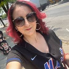 Stephanie Giannetti's Instagram, Twitter & Facebook