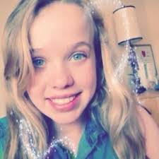 Rachel Griggs (@rayshellllll)