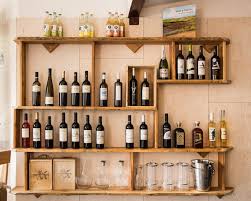 Damit der echte lockdown nicht zum knockdown wird, soll dieser wein die zeit ein wenig versüßen. Camvino