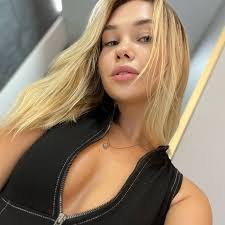 Emily Lu's Instagram, Twitter & Facebook