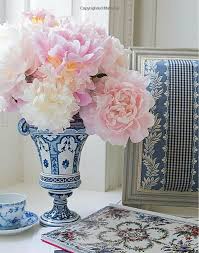 Pink Peonies With Blue And White Maison Des Fleurs Deco Fleur Fleurs