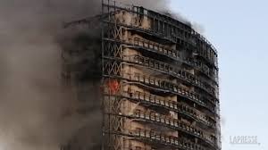 Vigili del fuoco sul posto. Wytdzjdqmpesum