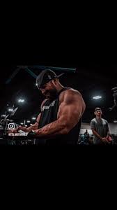 Spooky Times 🎃👻 📸 @65bucksmedia #TorresBuilt #stackinwins #bodybu...