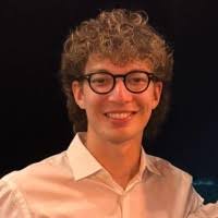 1900+ profilů „Senay“