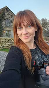 ✨️💜 Why choose me? 💜✨️ 🤍 Aside from the fact I'm a true Yorkshire girl  who loves a brew and a book 📚🫖...I'm pretty handy with a camera too  😆📷🫶 💜 If