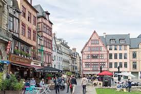 Rouen is a norman city in a prime location between paris and the port of le havre on the banks of the in medieval times this made the city a merchant's paradise, and rouen grew dramatically in the. Rouen Climate Average Weather Temperature Precipitation Best Time