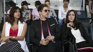 Club de cuervos cuenta la historia de una familia propietaria de un club de fútbol profesional, los cuervos de nuevo toledo, donde tras la muerte del padre comienzan a surgir enfrenamientos entre. Cuervos La Nueva Franquicia En San Luis Quienes Son Los Duenos Cual Es Su Proyecto Y En Que Se Relaciona Con La Serie Goal Com