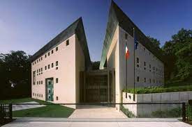 L'ambasciatore d'italia negli stati uniti d'america (in inglese ambassador of italy to the united states of america) è il capo della missione diplomatica della repubblica italiana negli stati uniti d'america. La Sede