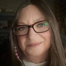 Heidi Newman's Instagram, Twitter & Facebook