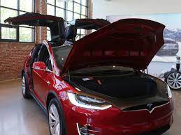 Depending on which model and version of tesla you own, it can take between nine and 22 hours to fully charge your empty car battery. How Long Does A Tesla Battery Last Everything You Need To Know