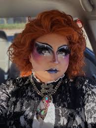 Zesty little walkin' around look from the Telethon