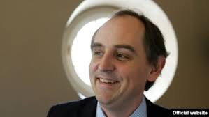 Edward Lucas: „Hai să transformăm acest interviu într-o discuție, nu  într-un monolog"