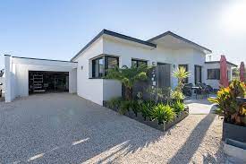 Maison Plain Pied Monopente A Tremeven 29300 Construction Maisons Arteco En 2020 Maison Plain Pied Construction Maison Maison Moderne Plain Pied