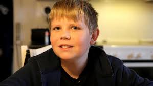 Efter "Danmarks yngste dragqueen”: Jeppe booket til første eget show som  Roberta