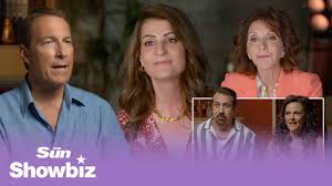 My Big Fat Greek Wedding 3 Cast on Filming in Greece and how Nia Vardalos  walked in on a naked local - YouTube