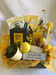 4.8 out of 5 stars. Gift Boxes Topiaire Flower Shop