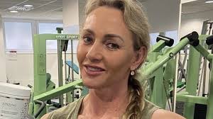 Amazing Race Star Elissa Slater in Workout Gear Says "I Love Inversions"