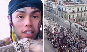 MINTUR: Tekashi 6ix9ine no lanzó billetes a multitud frente al Packard