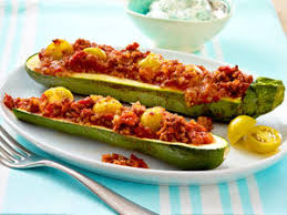 Gefullte Zucchini Mit Hackfleisch In 2020 Gefullte Zucchini Hackfleisch Zucchini Hackfleisch Gefullte Zucchini