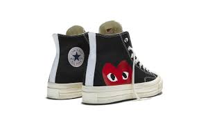 En 2003, la marque est rachetée par nike, qui est en quelque sorte la all star contemporaine, avec toujours. Converse And Comme Des Garcons Announce New Play Collaboration Nike News