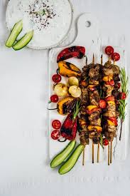 Cook onions for 12 minutes, lamb for 10 minutes, green pepper for 7 minutes, and the mushrooms for 3 minutes. Lamb Shish Kabob Recipe With Yogurt Marinade Give Recipe