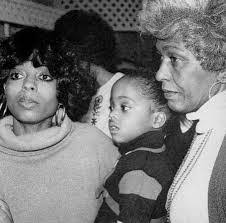 Lisa Heskett's Instagram, Twitter & Facebook