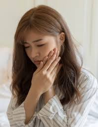 Obat sakit gigi bagi ibu hamil yang aman pertama adalah merica dan garam. Obat Sakit Gigi Untuk Ibu Hamil Kumparan Com