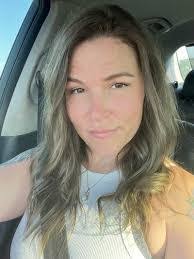 Amanda Voyles's Instagram, Twitter & Facebook