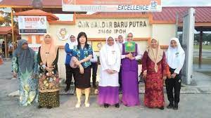 Bandar saujana putra is an 850 acres township developed by lbs bina berhad in 2003. Amalan Guru Penyayang Hari Pertama Smk Bandar Baru Putra Facebook