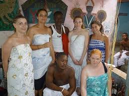 RÃ©sultat de recherche d'images pour "FRANCAIS QUI CONSULTE LE FA AU BENIN"