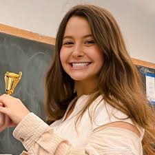 Allison Swanson (@alswans01)